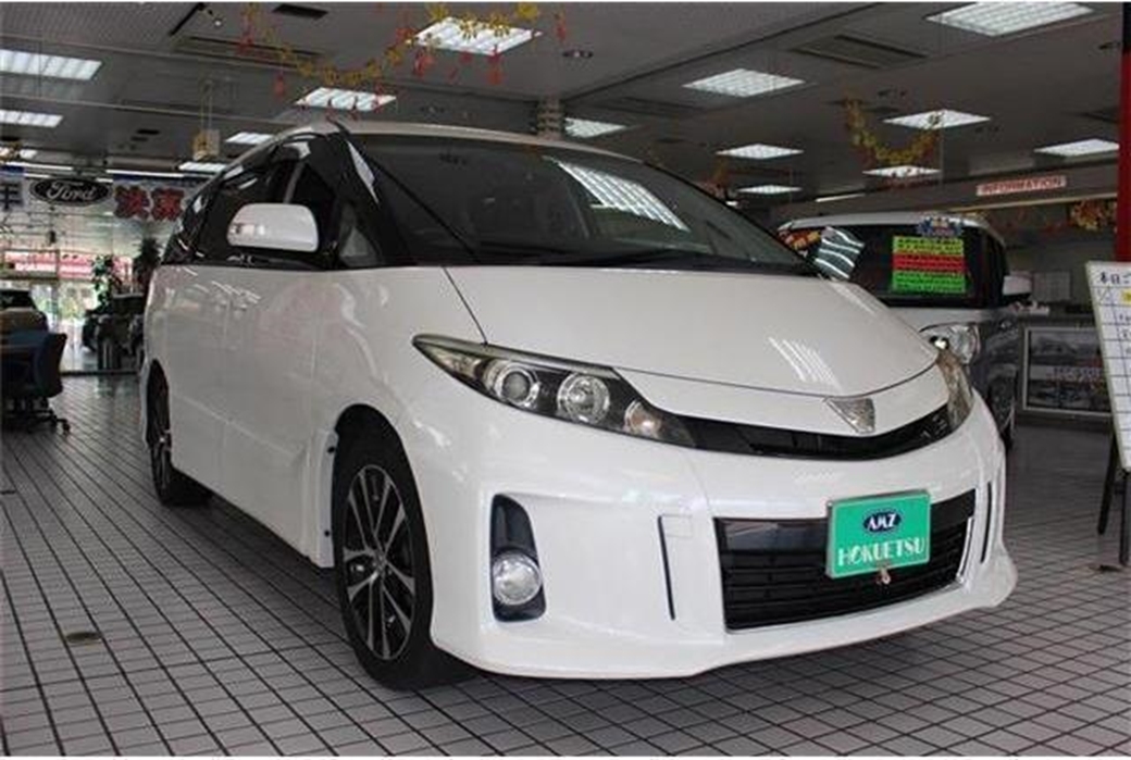 2013 Toyota Estima Aeras 65,903kms | Image 1 of 20