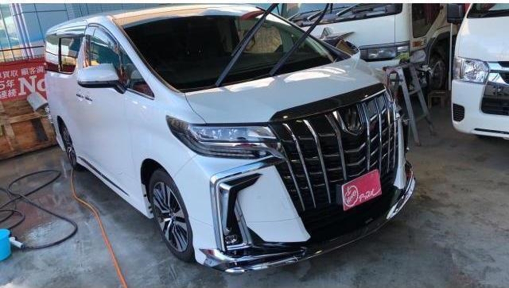 2022 Toyota Alphard 21,000kms | Image 1 of 17