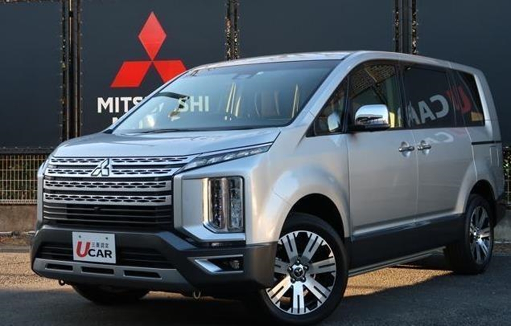 2019 Mitsubishi Delica D5 4WD 26,000kms | Image 1 of 17