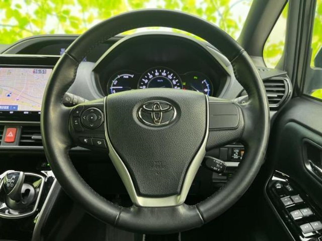 2020 Toyota Voxy ZS 57,000kms | Image 1 of 18