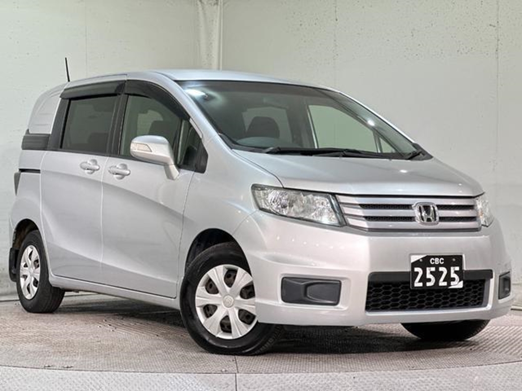 2013 Honda Freed Spike G Just Selection 36,040mls | Image 1 of 15