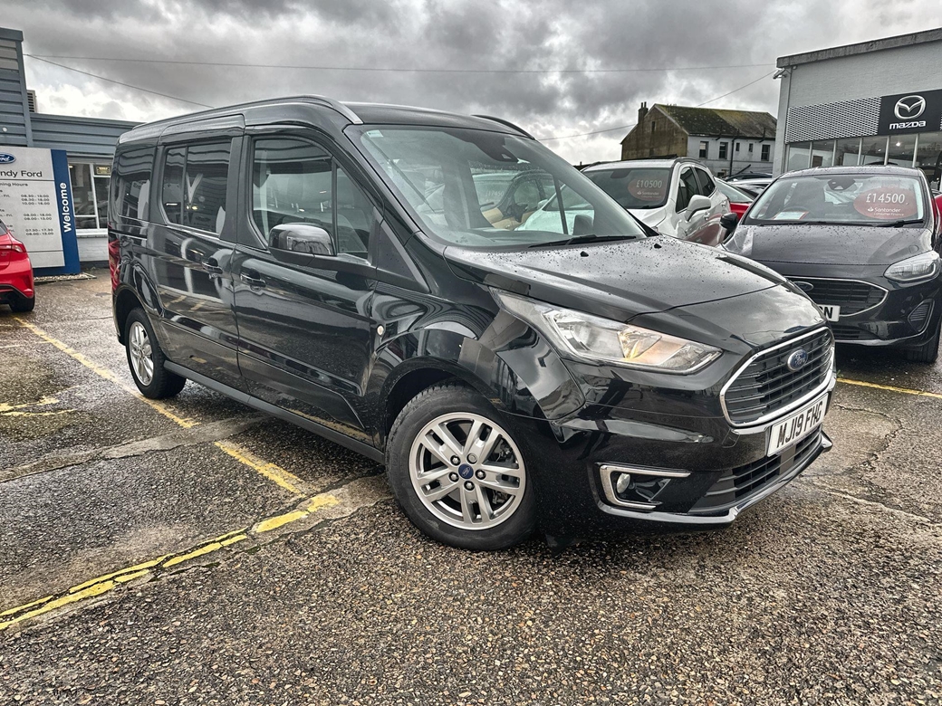 2019 Ford Grand Tourneo 2,673mls | Image 1 of 40