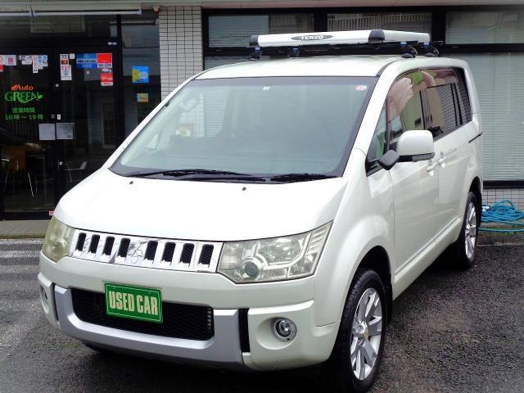 2011 Mitsubishi Delica D5 G Power 4WD 79,127mls | Image 1 of 7