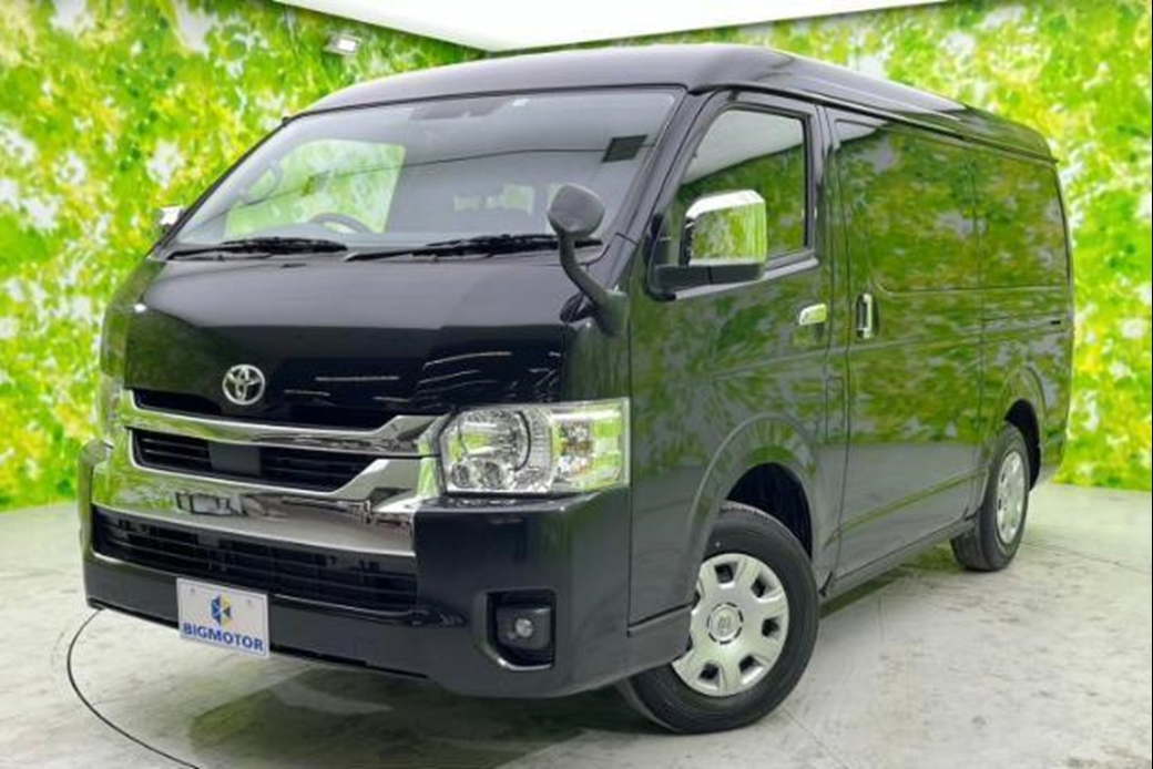 2022 Toyota Hiace 4WD 17,000kms | Image 1 of 18