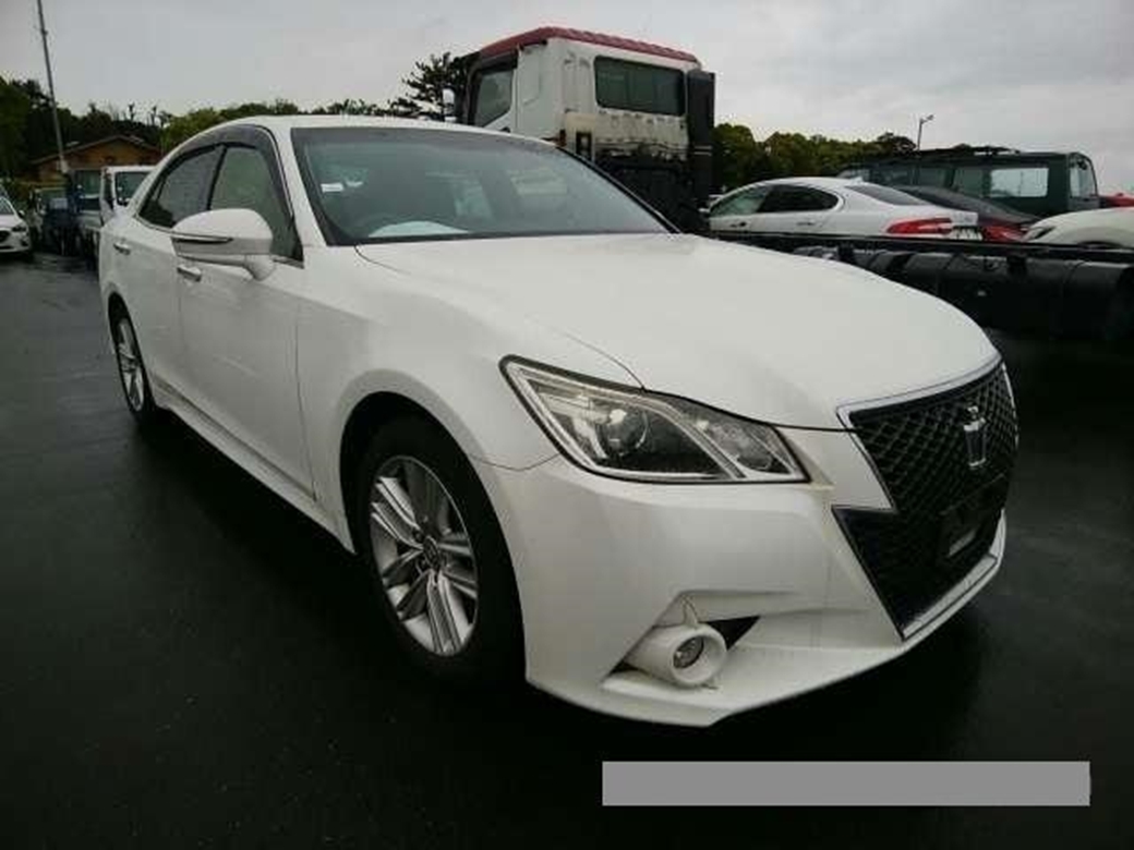 2014 Toyota Crown Athlete 124,000kms | Image 1 of 25