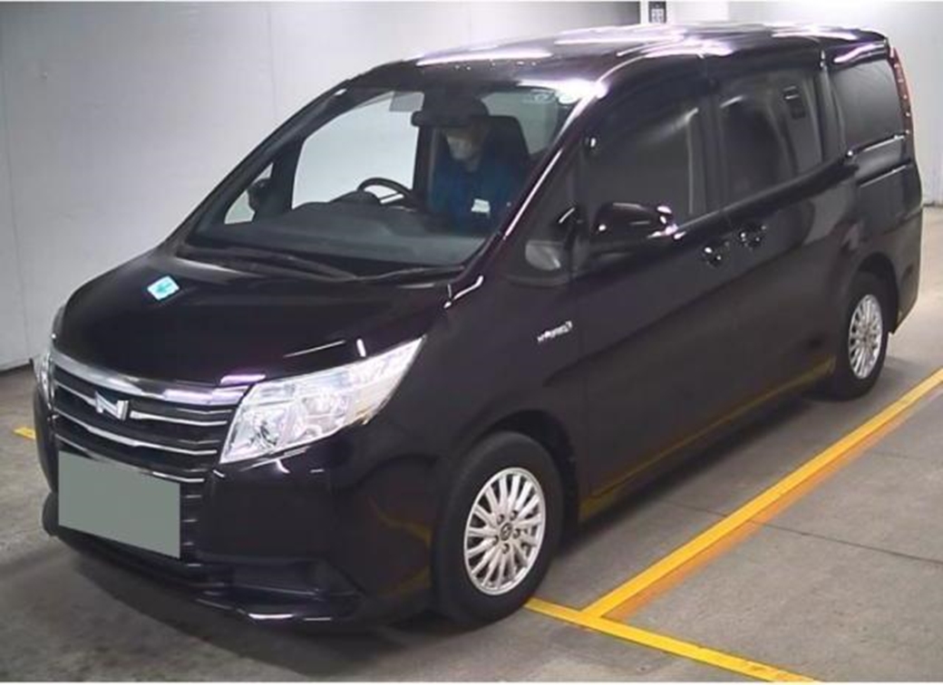 2015 Toyota Noah Hybrid 57,800kms | Image 1 of 6
