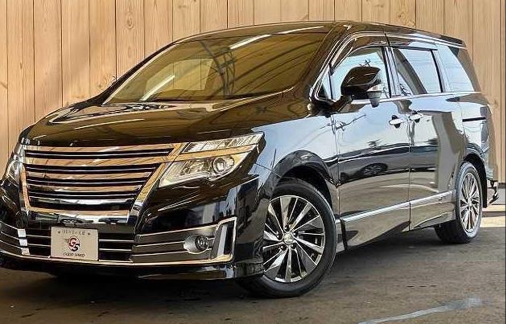 2015 Nissan Elgrand Rider 69,000kms | Image 1 of 20