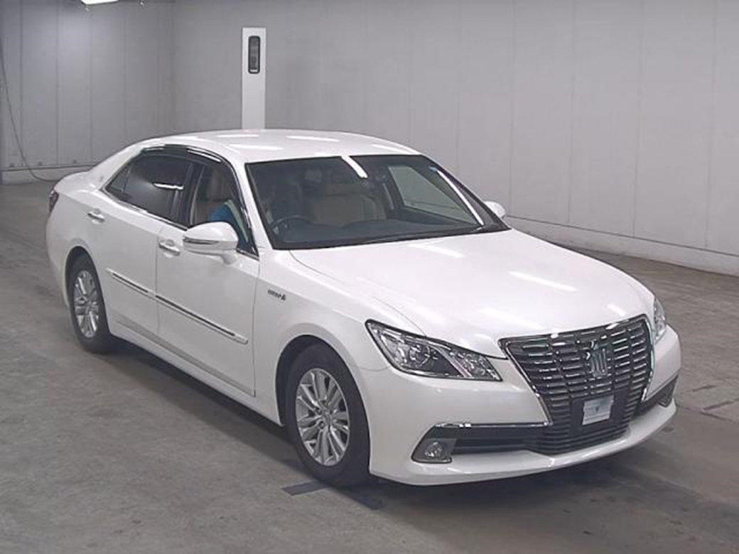 2013 Toyota Crown Royal Saloon 59,245kms | Image 1 of 6