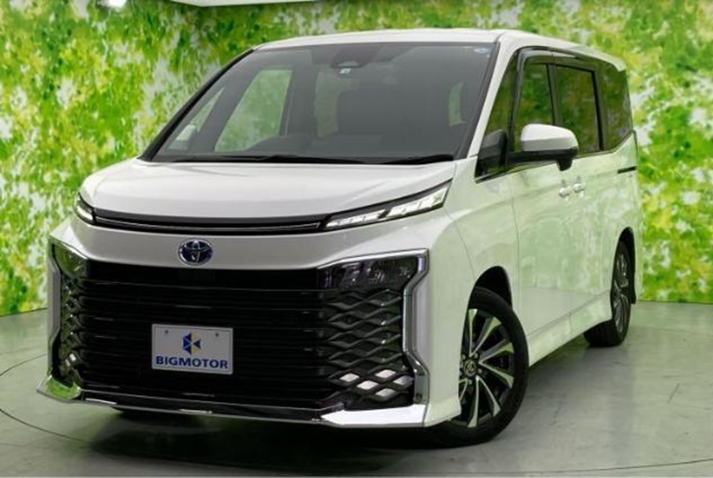 2022 Toyota Voxy Hybrid 18,000kms | Image 1 of 18