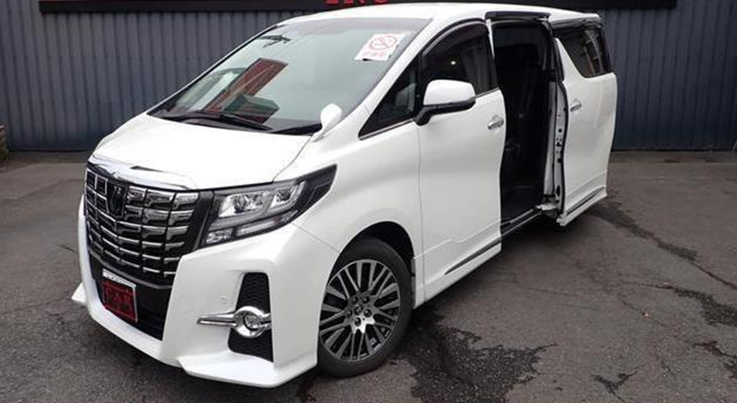 2016 Toyota Alphard 4WD 95,375kms | Image 1 of 19