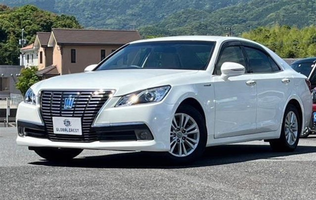 2015 Toyota Crown Hybrid 41,383kms | Image 1 of 19