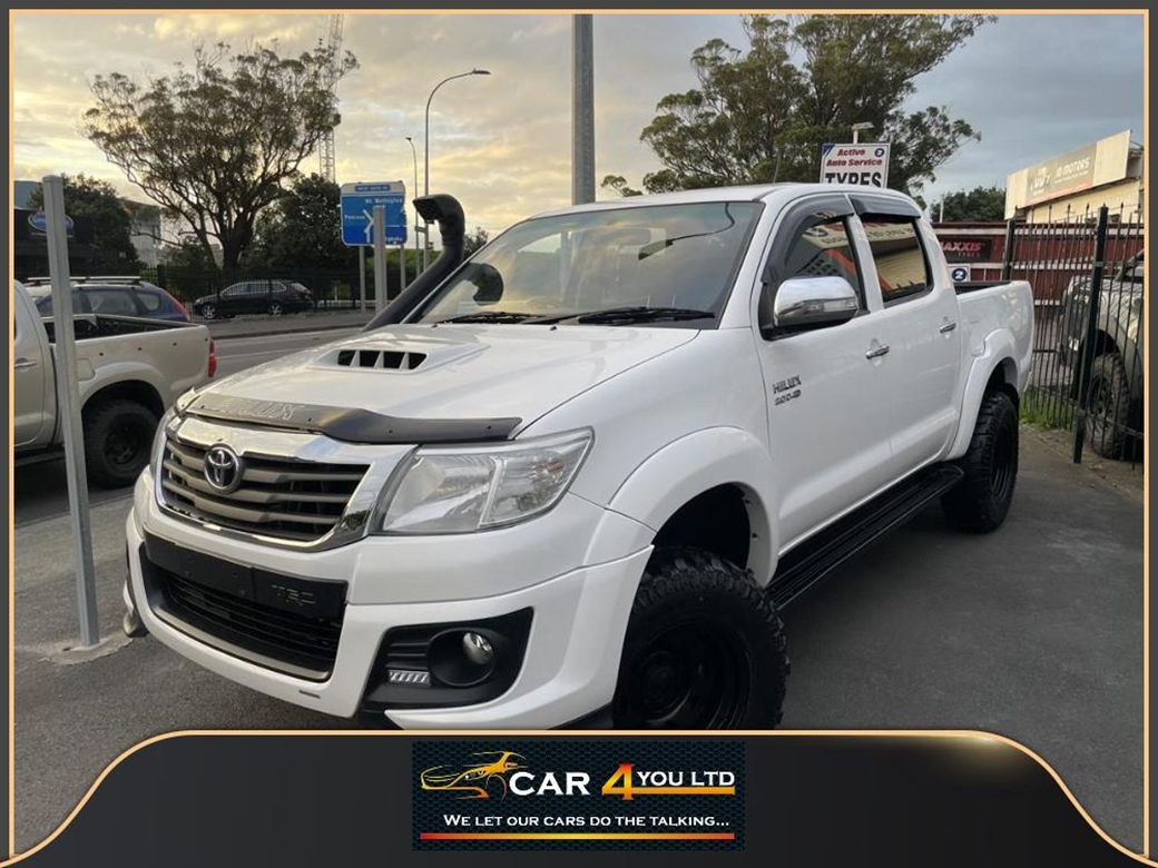 2015 Toyota Hilux 4WD 165,245kms | Image 1 of 15