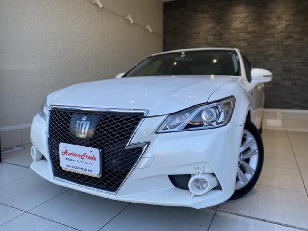 2013 Toyota Crown 104,000kms | Image 1 of 20