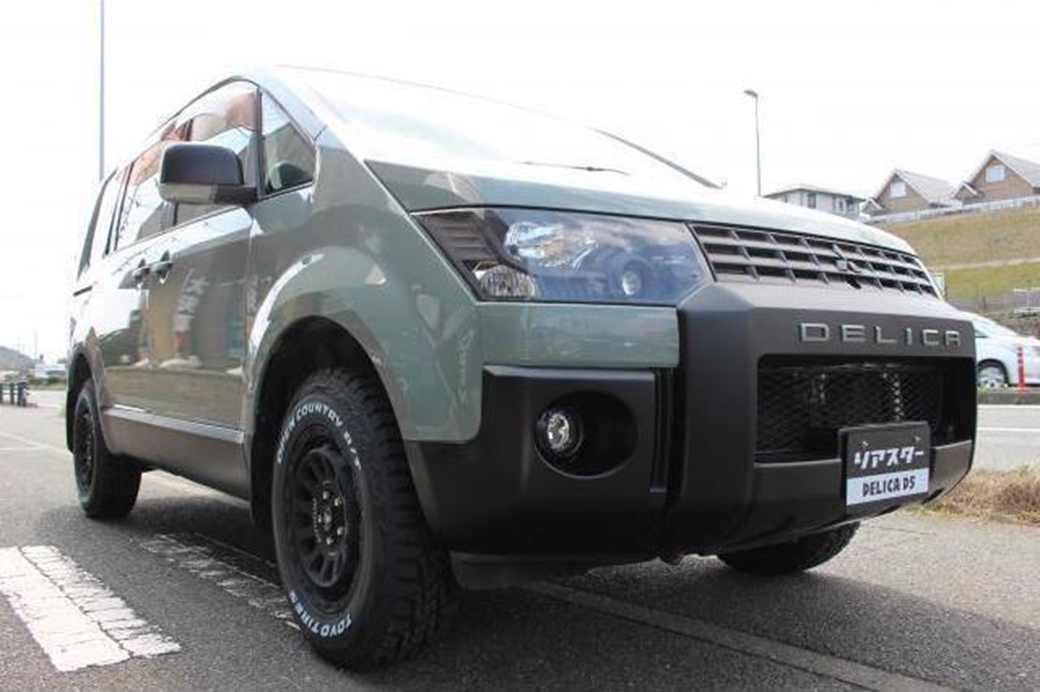2011 Mitsubishi Delica D5 G Power 4WD 80,000kms | Image 1 of 9