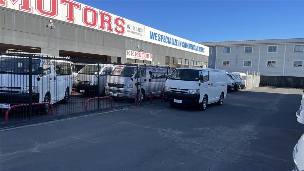 2004 Toyota Hiace 221,587kms | Image 1 of 14