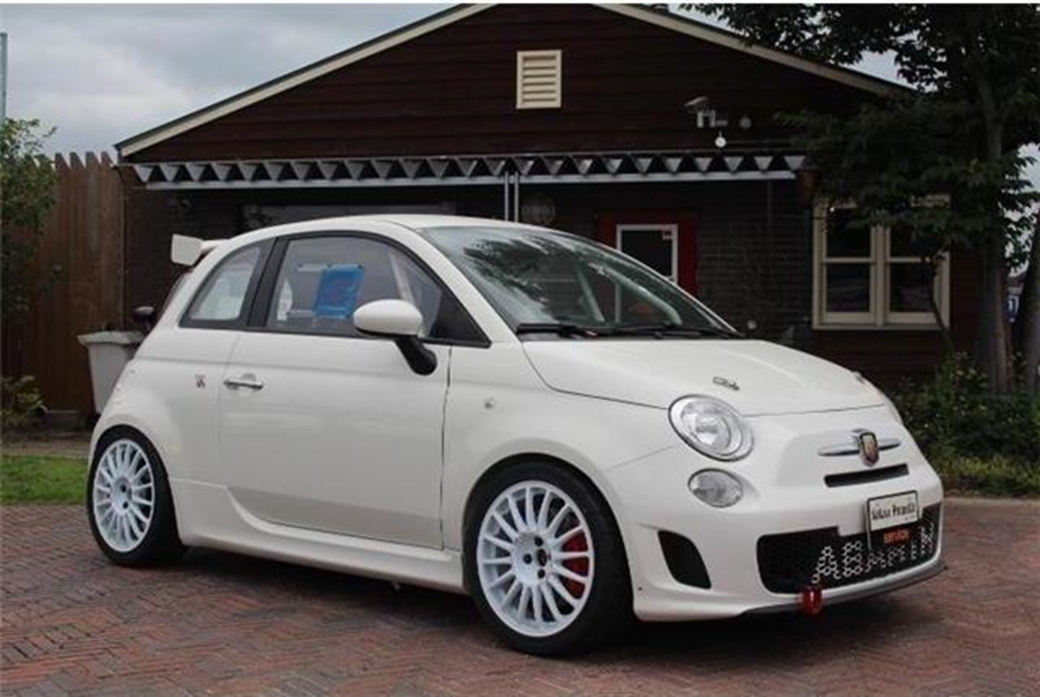 2018 Fiat 695 Abarth 28kms | Image 1 of 12