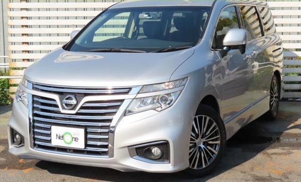 2014 Nissan Elgrand Highway Star 4WD 110,000kms | Image 1 of 16