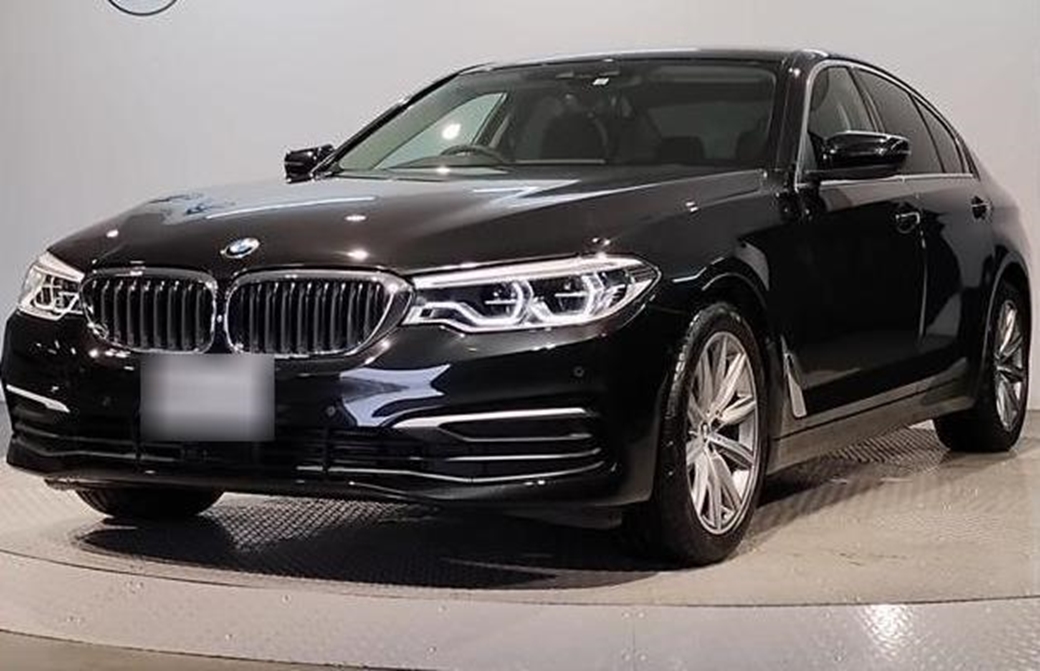 2017 BMW 5 Series 523d 16,000kms | Image 1 of 17