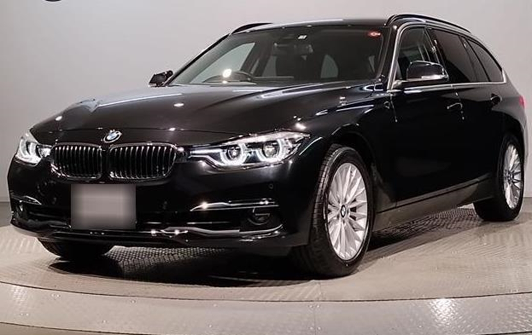 2019 BMW 3 Series 318i 14,000kms | Image 1 of 17