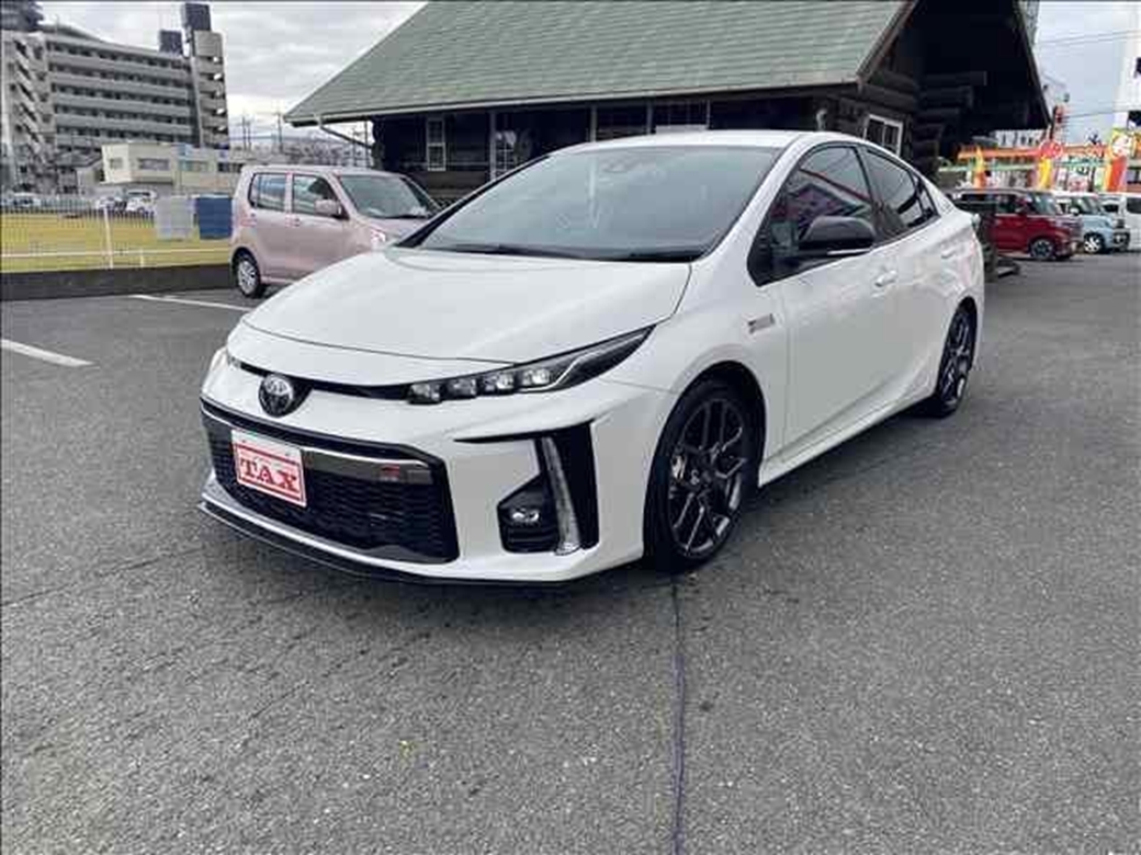 2018 Toyota Prius PHV 51,141kms | Image 1 of 20