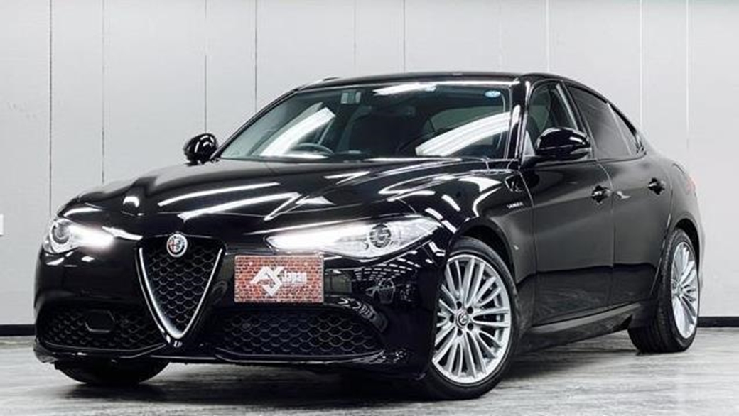 2019 Alfa Romeo Giulia 33,000kms | Image 1 of 16