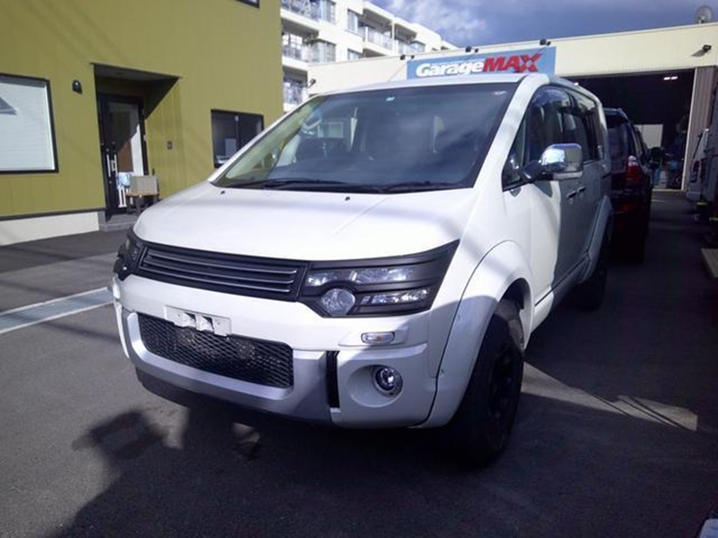 2011 Mitsubishi Delica D5 G Power 4WD 81,000kms | Image 1 of 18