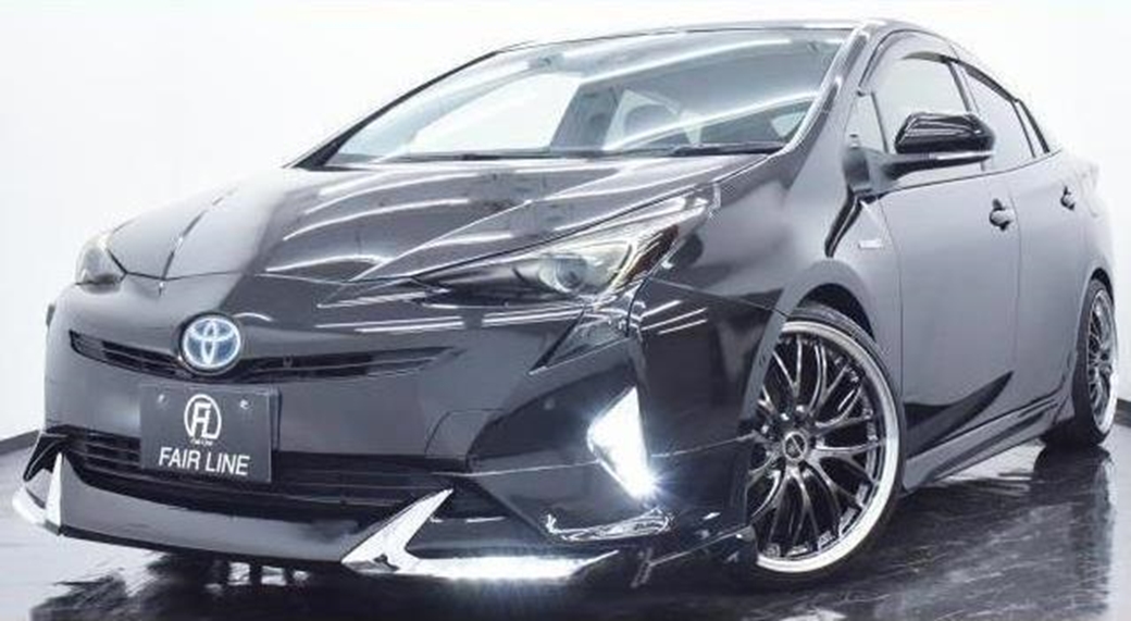 2016 Toyota Prius 30,053kms | Image 1 of 9