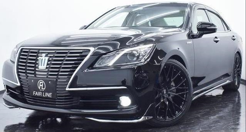 2013 Toyota Crown Royal Saloon 77,321kms | Image 1 of 18