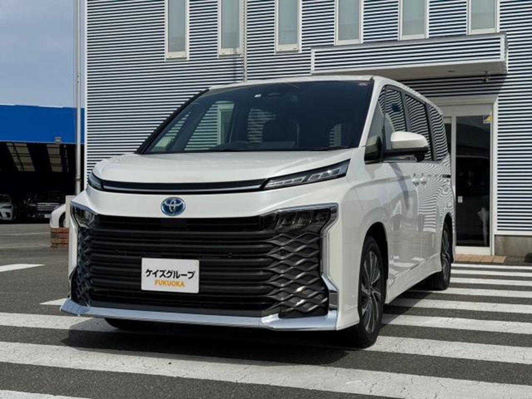 2023 Toyota Voxy Hybrid 5,000kms | Image 1 of 20