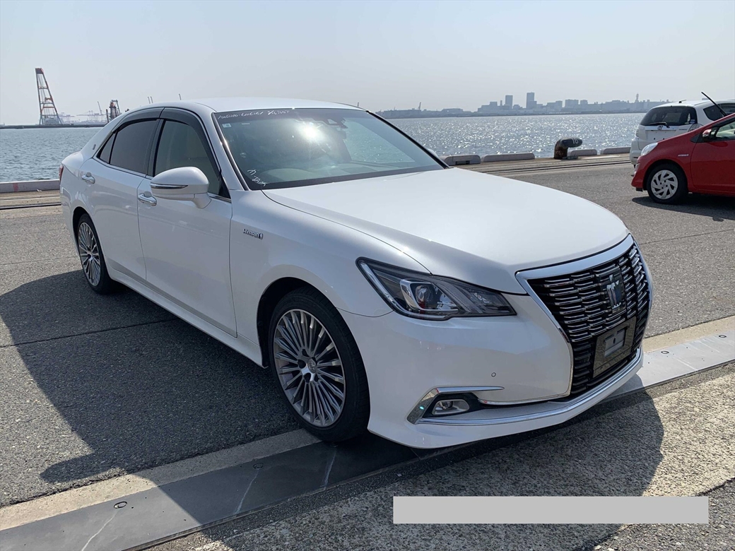 2016 Toyota Crown 113,000kms | Image 1 of 11
