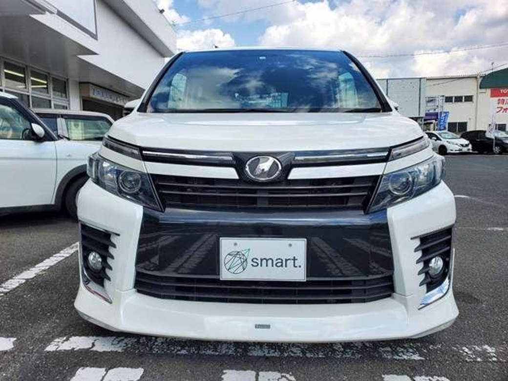 2014 Toyota Voxy ZS 61,000kms | Image 1 of 20