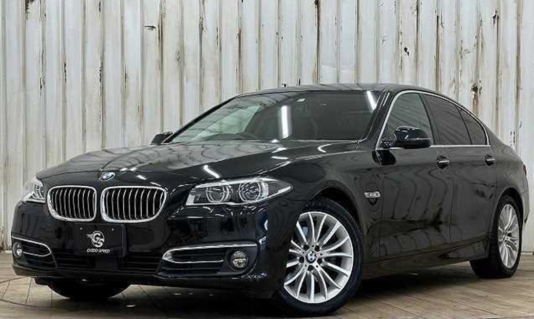 2015 BMW 5 Series 528i 32,000kms | Image 1 of 20