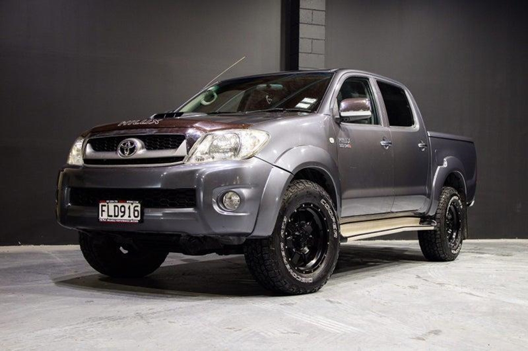 2010 Toyota Hilux 4WD 177,000kms | Image 1 of 11