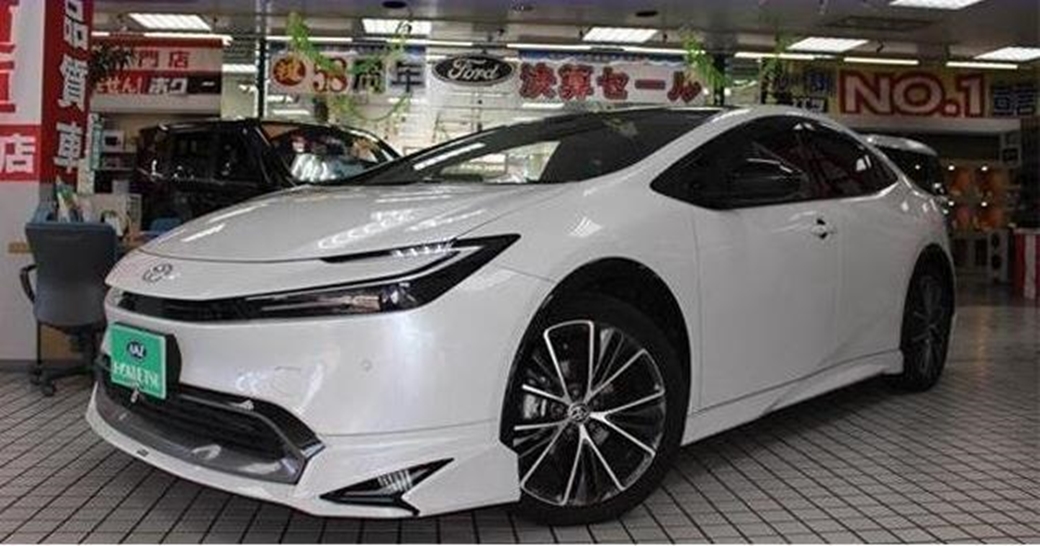 2023 Toyota Prius 6,965kms | Image 1 of 20