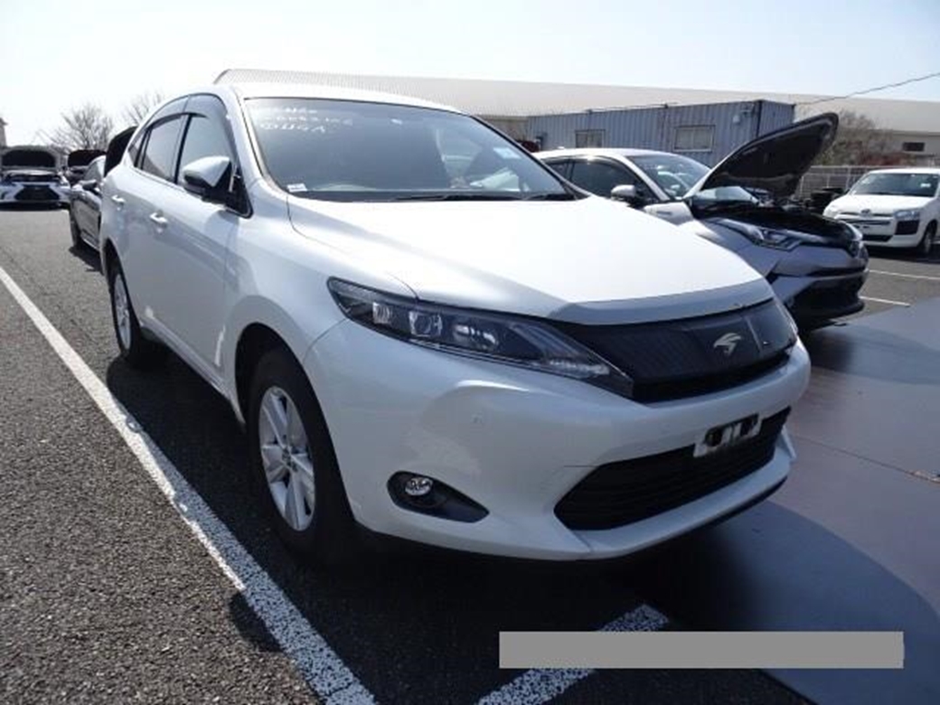 2015 Toyota Harrier 121,000kms | Image 1 of 14