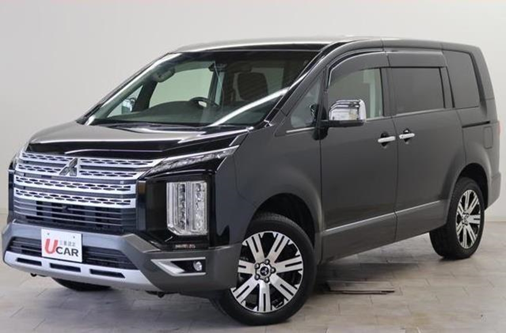 2019 Mitsubishi Delica D5 4WD Turbo 35,000kms | Image 1 of 16