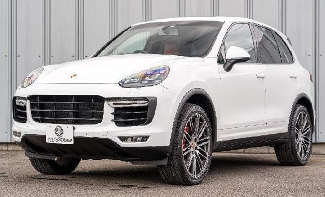2015 Porsche Cayenne 4WD Turbo 32,986kms | Image 1 of 10