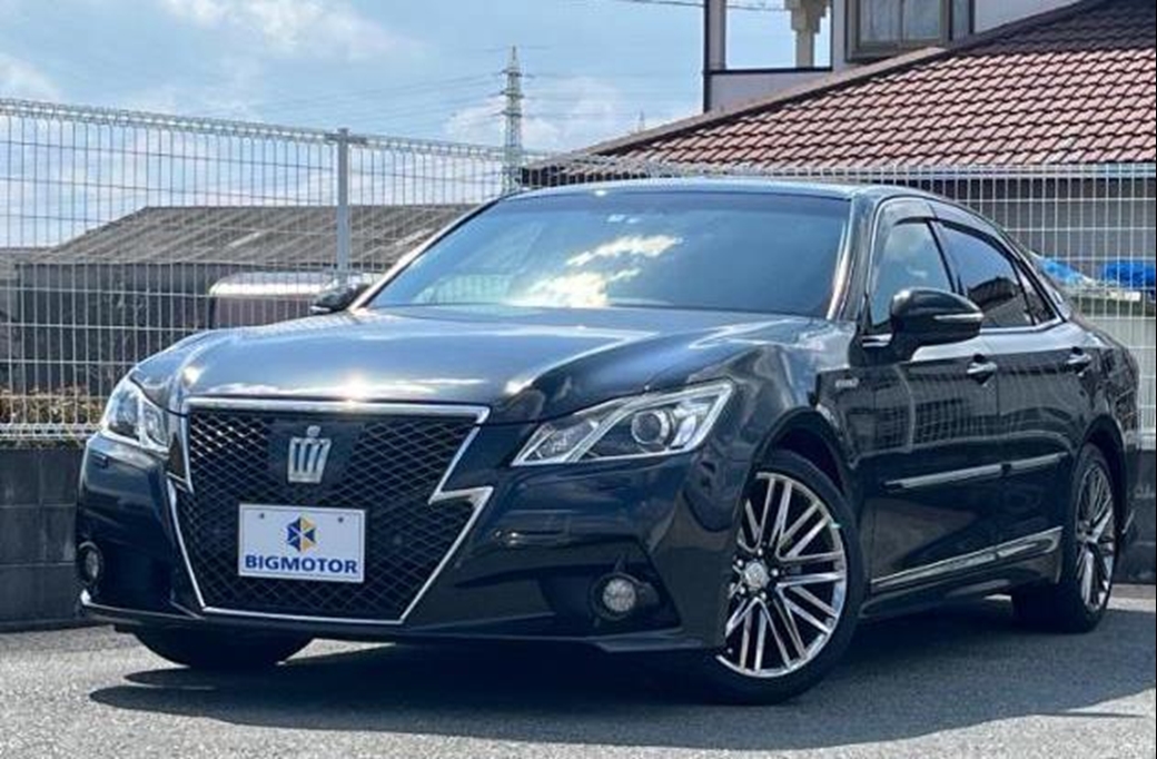 2013 Toyota Crown Athlete 70,000kms | Image 1 of 18