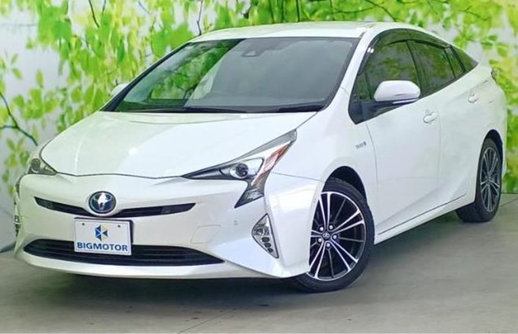 2017 Toyota Prius Plus 44,000kms | Image 1 of 18