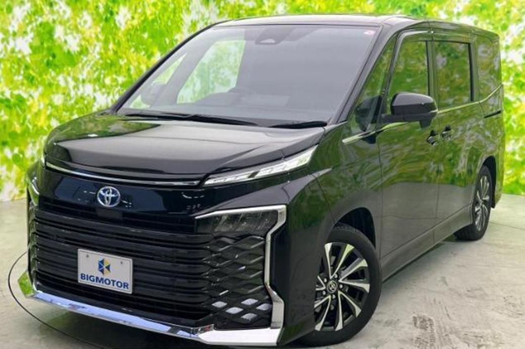 2023 Toyota Voxy Hybrid 9,000kms | Image 1 of 18