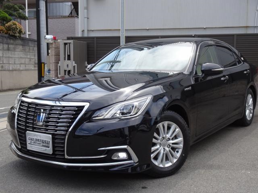 2016 Toyota Crown Royal Saloon 75,300kms | Image 1 of 20