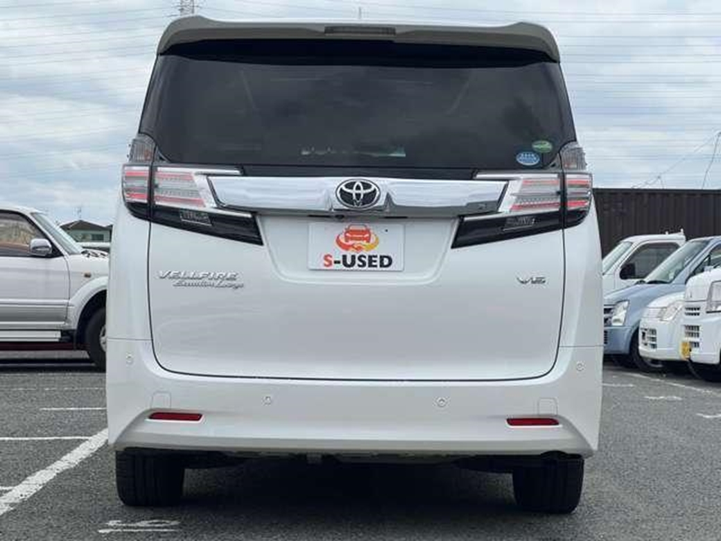 2015 Toyota Vellfire 4WD 37,000kms | Image 1 of 18