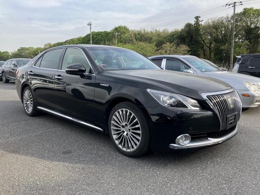 2015 Toyota Crown Majesta Type F 78,000kms | Image 1 of 9