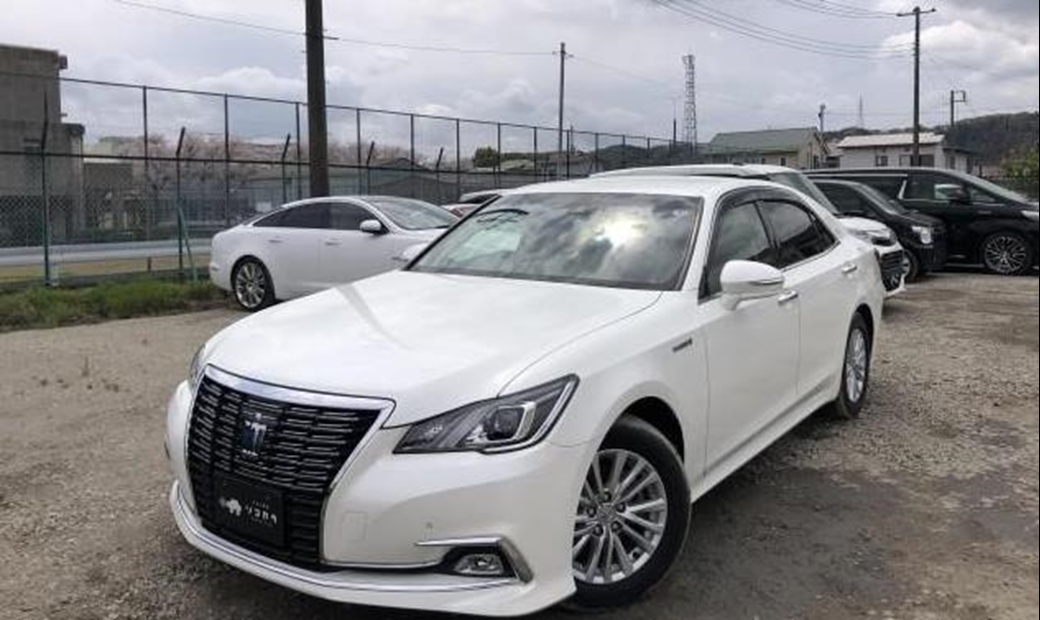 2016 Toyota Crown Royal Saloon 46,585kms | Image 1 of 18