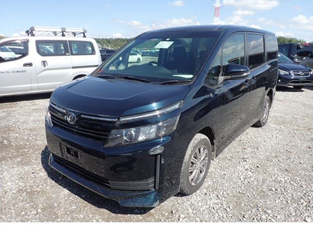 2015 Toyota Voxy 4WD 105,474kms | Image 1 of 19