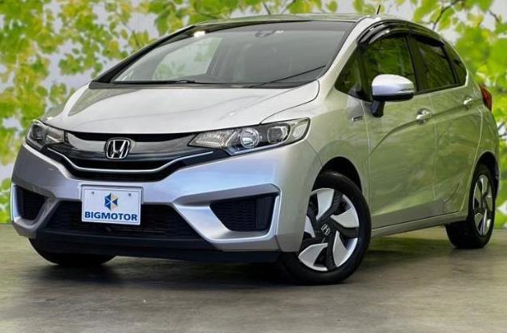 2015 Honda Fit Hybrid 30,000kms | Image 1 of 18